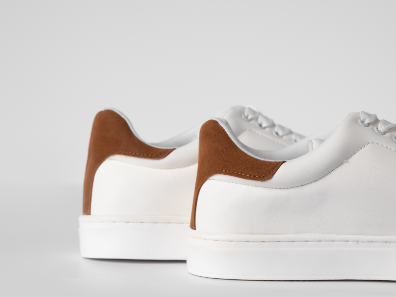 Casual Sneakers - White & Havan